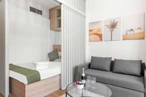 Renovated Studio next to Dubai Mall & Burj Khalifa